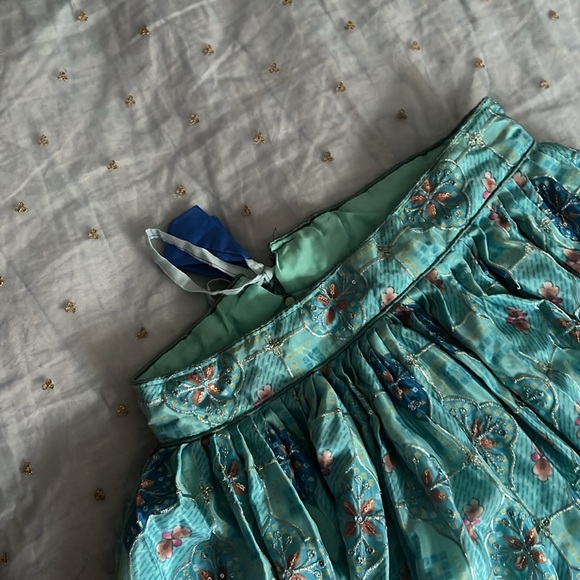 Blue Lehenga Set (skirt/top/shawl) - Picture 6 of 8